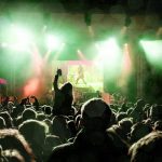Atur Keuangan Agar Bisa Nonton Konser Musik Incaran