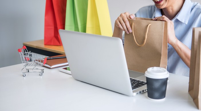 Mua hàng tại Shopee