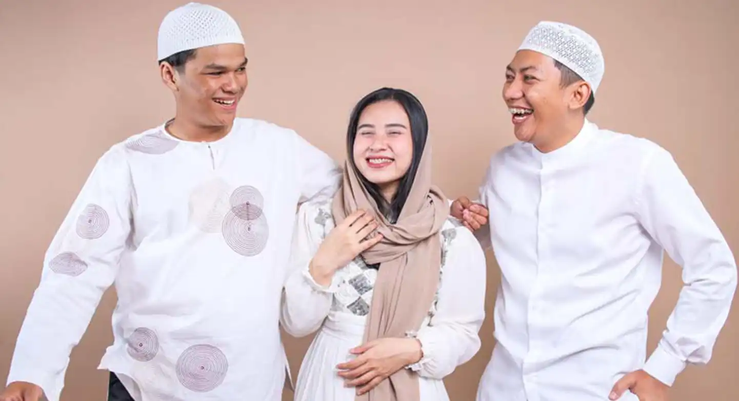 Beli Baju Lebaran untuk Keluarga Memangnya Harus Seragaman, Ya?